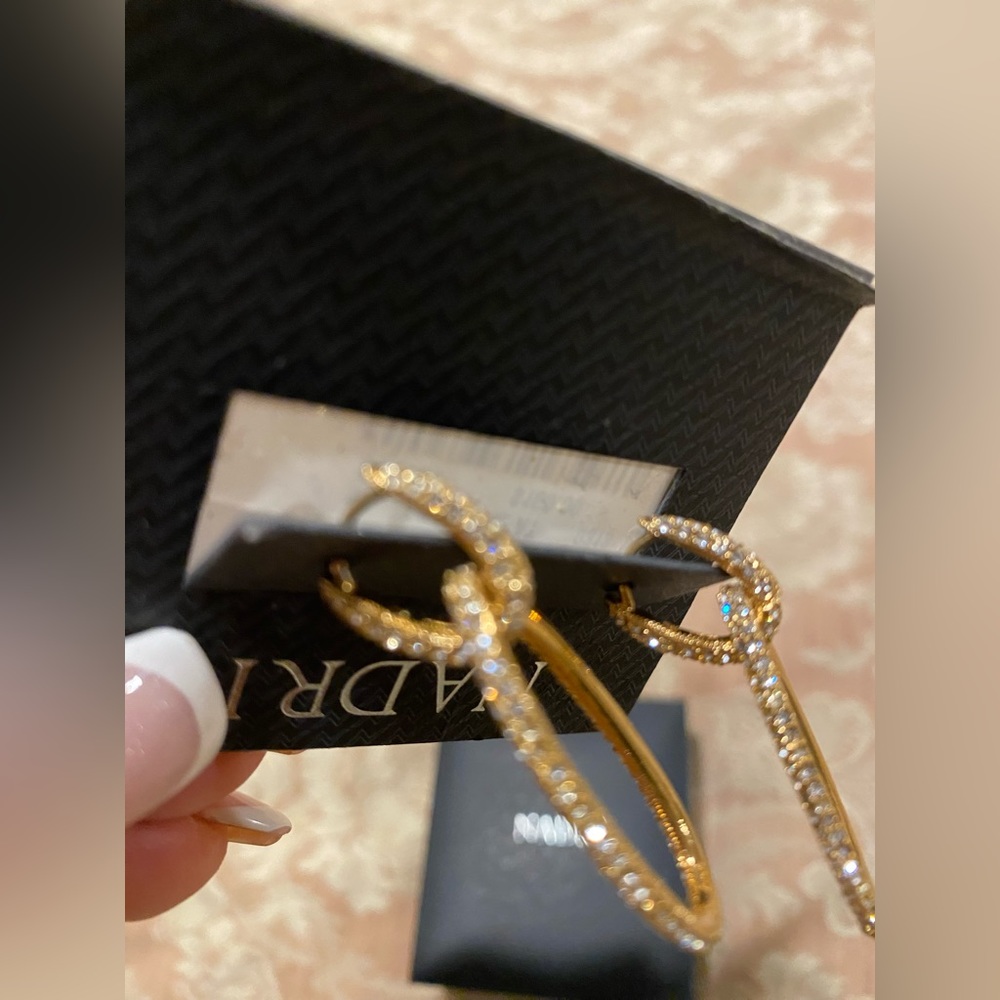 Nadri earrings with high end crystals in gold tone setting. Brand new. - Picture 6 of 8